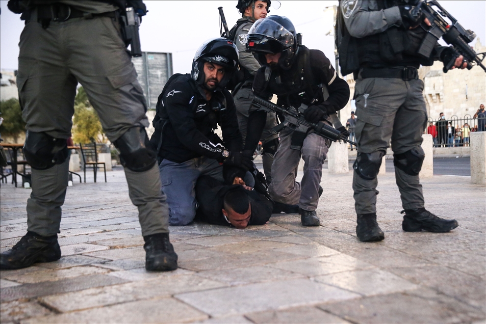 Policia izraelite ndërhyn ndaj palestinezëve që protestuan kundër fyerjes së Profetit Muhamed