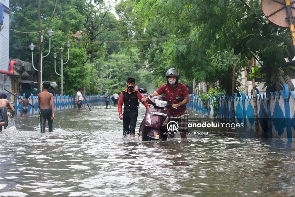 Las fuertes lluvias monzónicas provocan inundaciones en la India