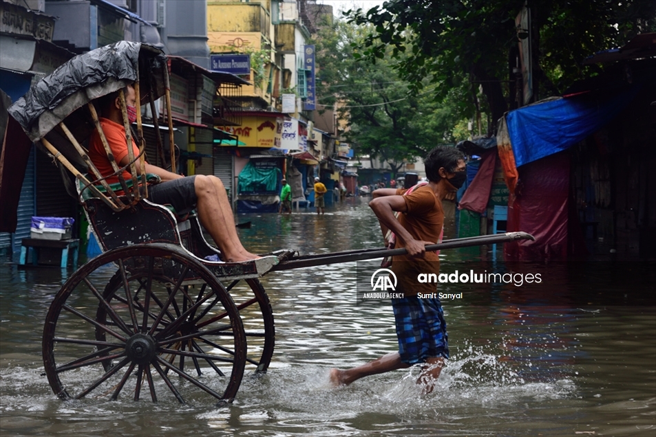 Las fuertes lluvias monzónicas provocan inundaciones en la India