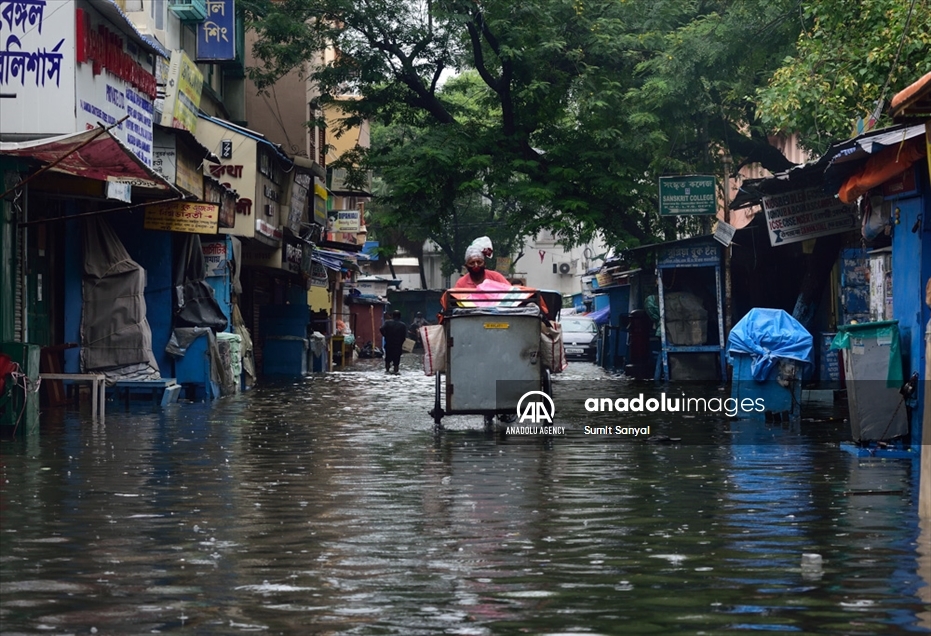 Las fuertes lluvias monzónicas provocan inundaciones en la India