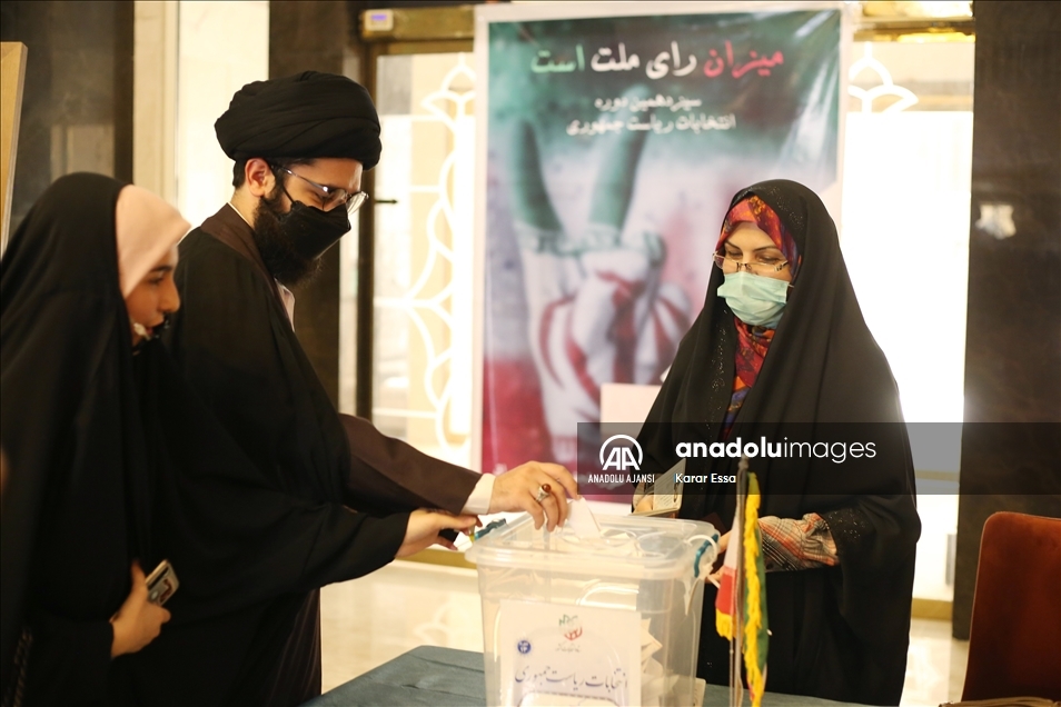 Yurtdışındaki İranlılar 13. Cumhurbaşkanlığı Seçimleri için sandık başına gitti