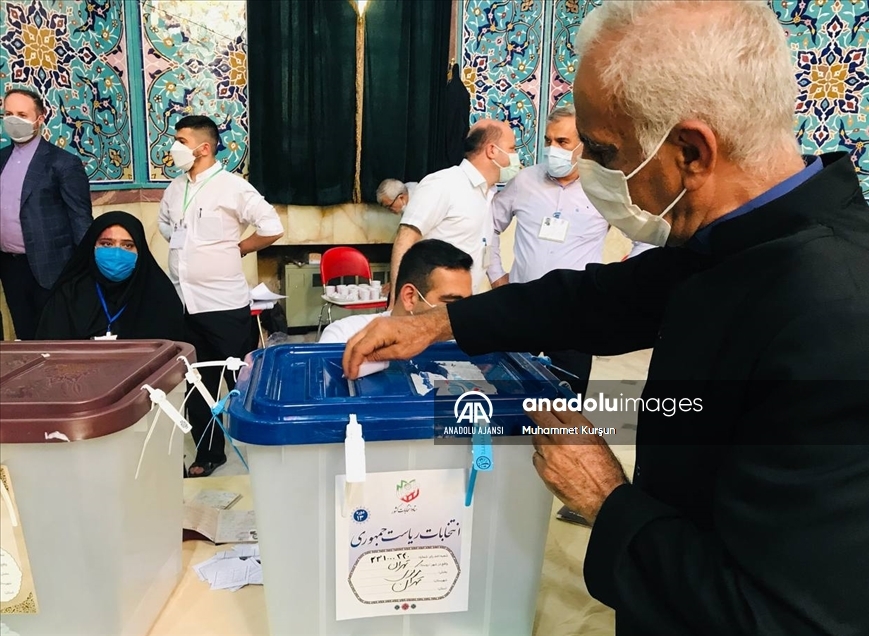İran'da 13. Cumhurbaşkanlığı Seçimleri için oy verme işlemi devam ediyor