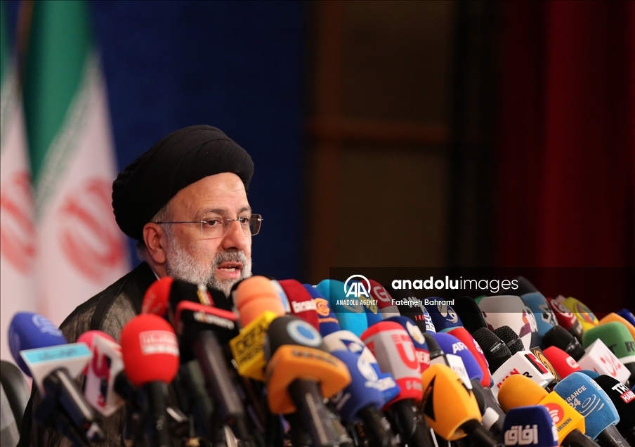 ابراهیم رئیسی: سند جامع همکاری‌های ایران و چین را اجرایی خواهم کرد 