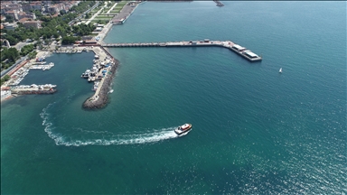 Tekirdağ'da kıyılarda görülen müsilaj rüzgarın etkisiyle dağıldı