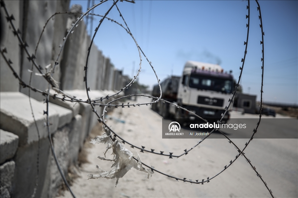 إسرائيل تخفف القيود على معابر "غزة" دون فتحها بشكل كامل