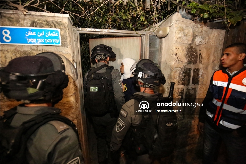 القدس.. قوات الاحتلال تقمع محتجين بالشيخ جراح وتصيب 20