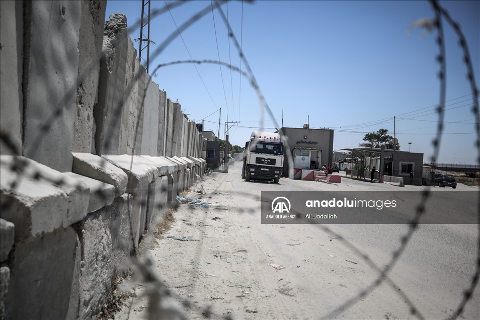 إسرائيل تخفف القيود على معابر "غزة" دون فتحها بشكل كامل