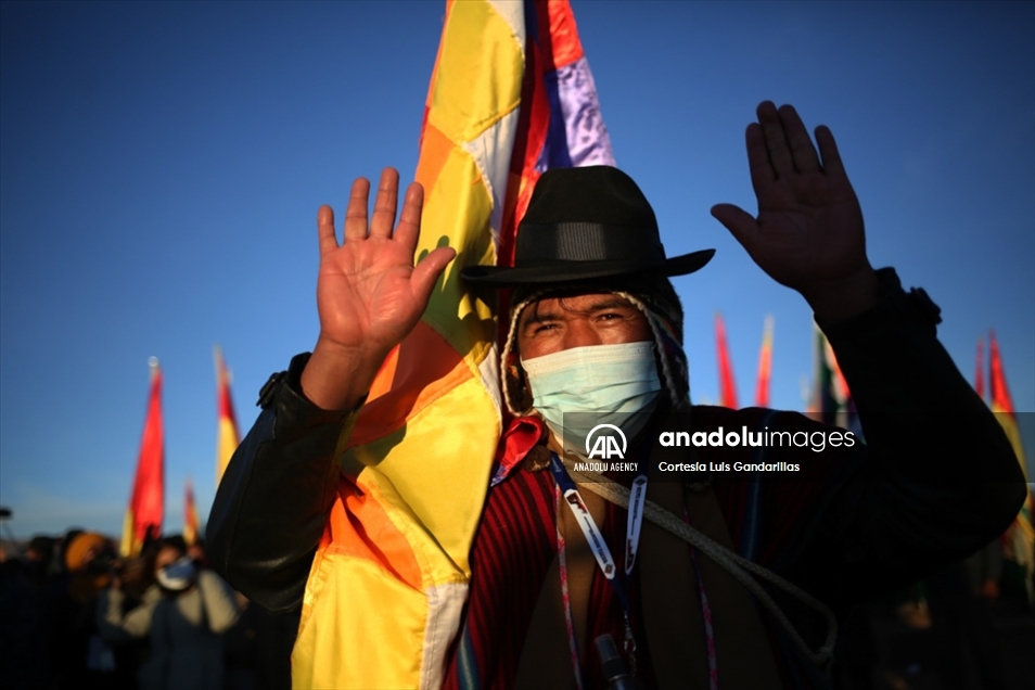 Los pueblos originarios de Bolivia celebran el solsticio y reciben