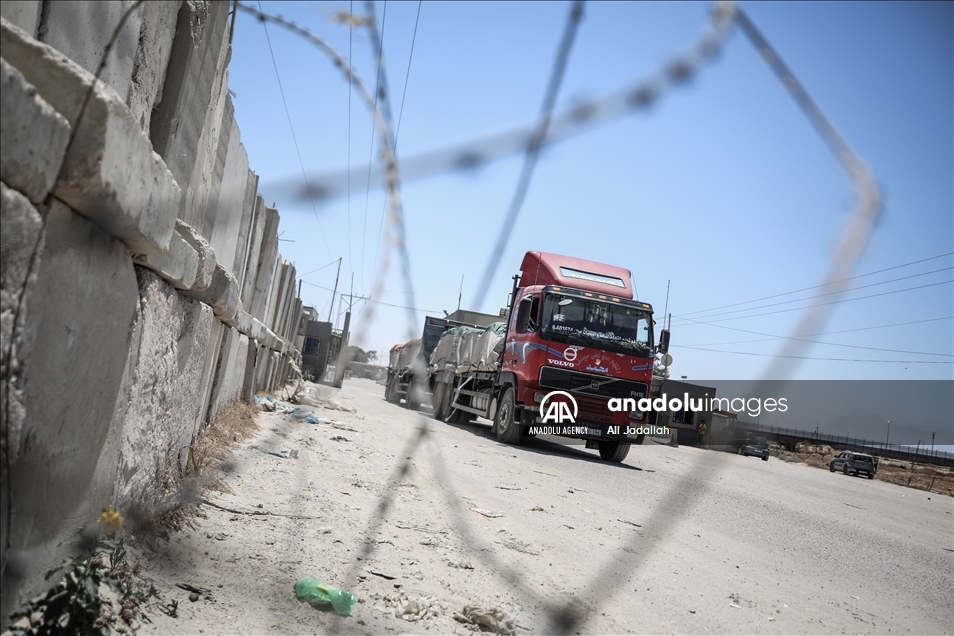 إسرائيل تخفف القيود على معابر "غزة" دون فتحها بشكل كامل