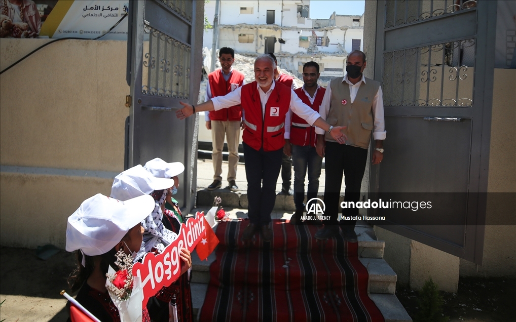 الهلال الأحمر التركي يفتتح مشروعين لأيتام غزة