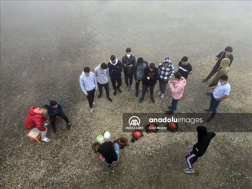 Trabzon'da tatil köyü konforundaki gençlik kampı kültürel kaynaşmayı sağlıyor