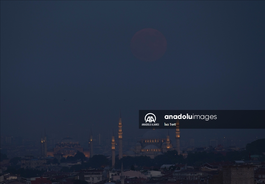 İstanbul'da dolunay