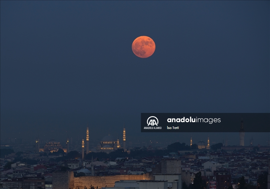 İstanbul'da dolunay