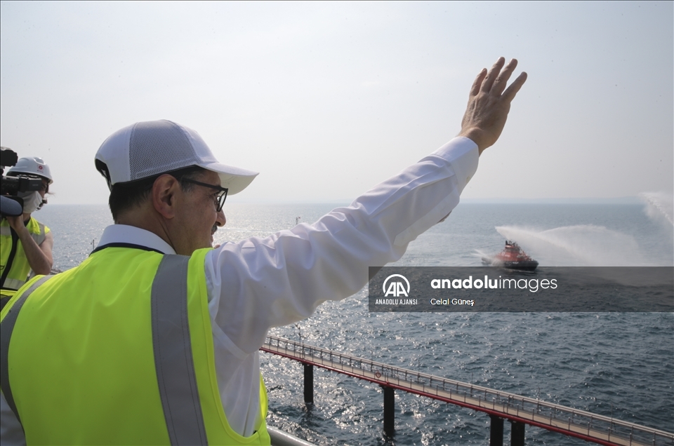 Türkiye'nin ilk doğal gaz depolama gemisi Ertuğrul Gazi hizmete girdi