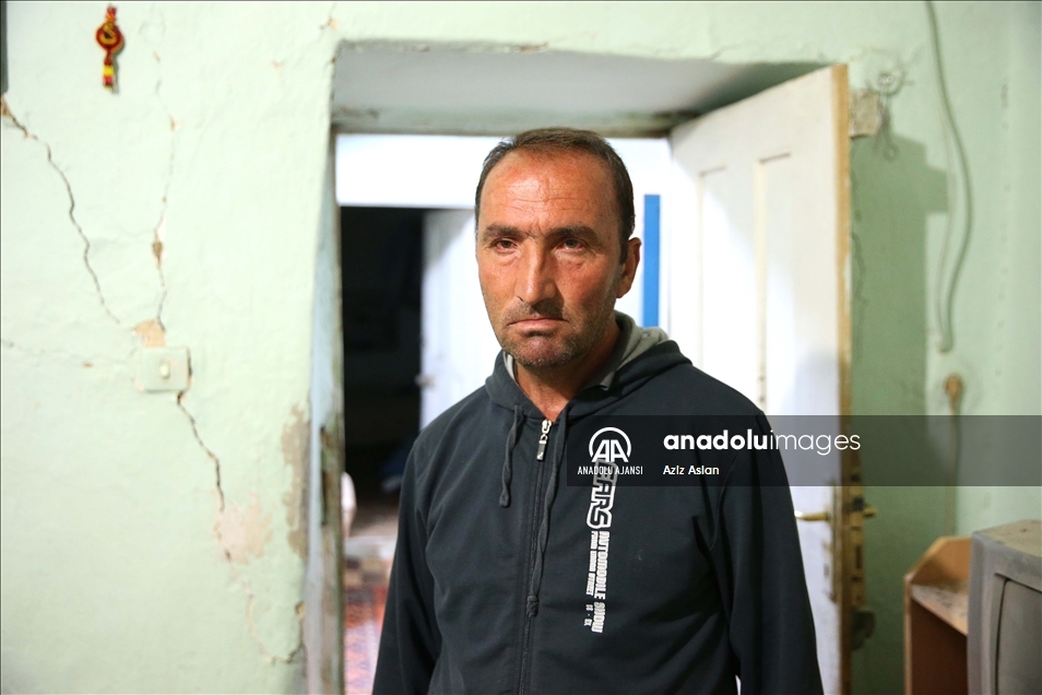 Bingöl'deki depremde bazı evler hasar gördü