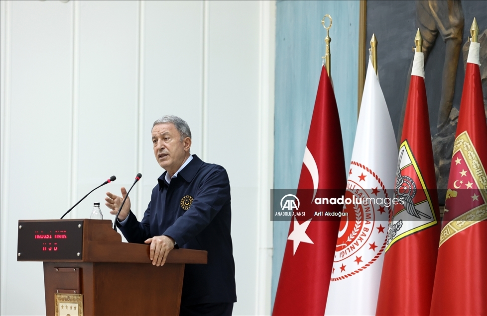 Akar, TSK'nın komuta kademesi ile 2. Ordu Karargahı’nı ziyaret etti