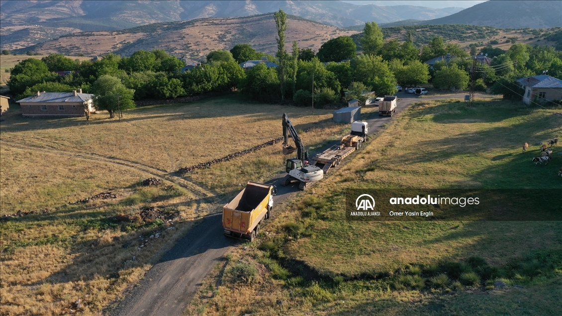 Bingöl'deki depremde bazı evler hasar gördü