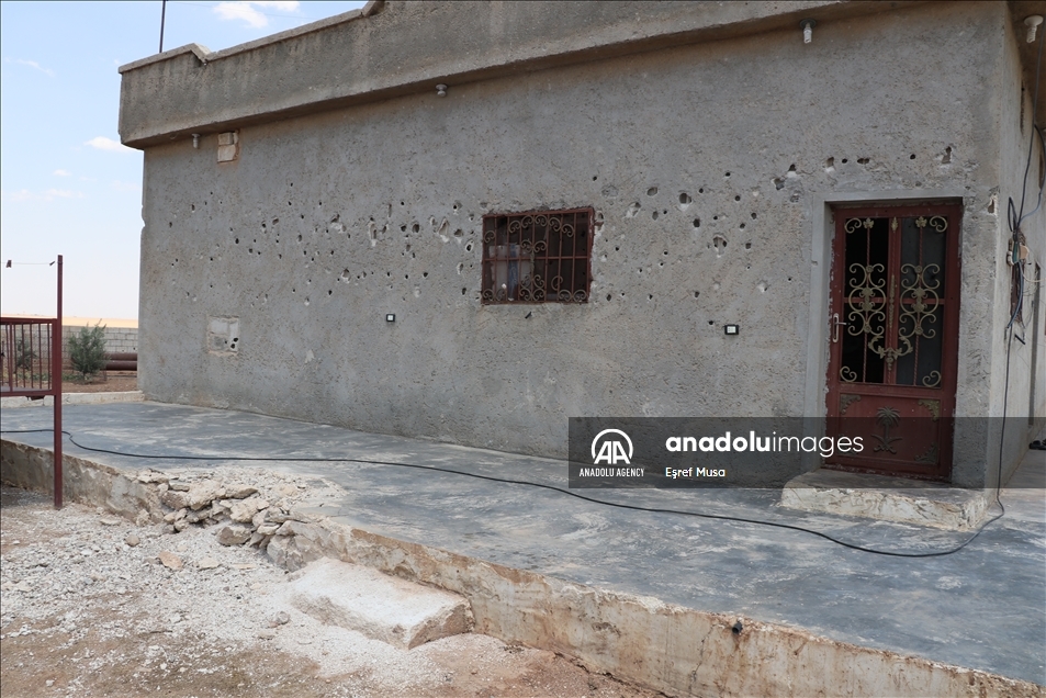 سوريا.. سكان "تل أبيض" يتظاهرون ضد إرهاب "ي ب ك"