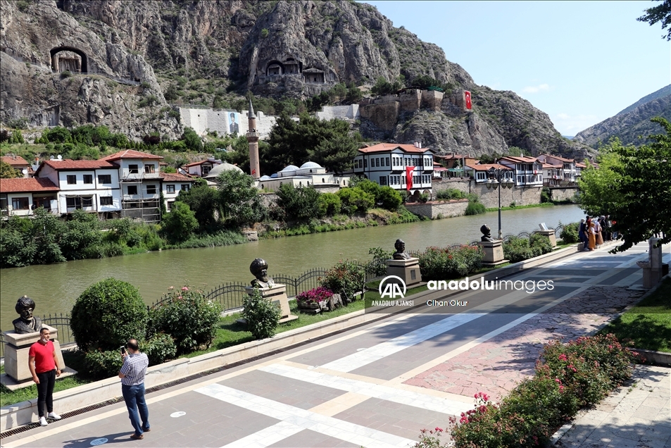 Tarih kokan otantik sokaklarıyla "şehzadeler şehri" Amasya ziyaretçilerini bekliyor