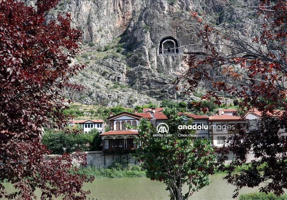 Tarih kokan otantik sokaklarıyla "şehzadeler şehri" Amasya ziyaretçilerini bekliyor