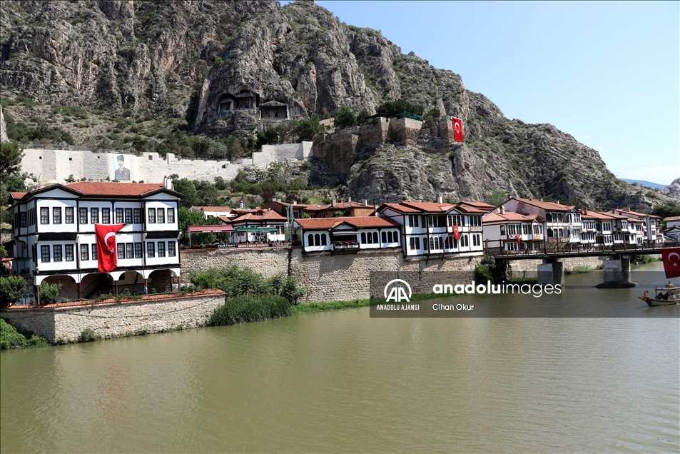 Tarih kokan otantik sokaklarıyla "şehzadeler şehri" Amasya ziyaretçilerini bekliyor