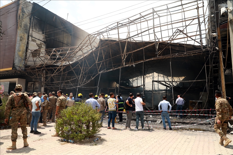 ههولێر.. ئاگر له پێشانگایەکی مۆبیلیاتی ناوماڵ کەوتەوە و شوێنهكه بهتهواوی سووتا