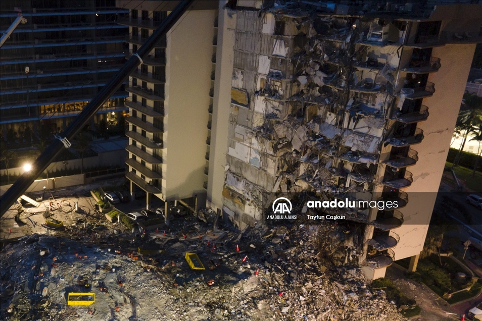 Miami'de çöken 13 katlı bina