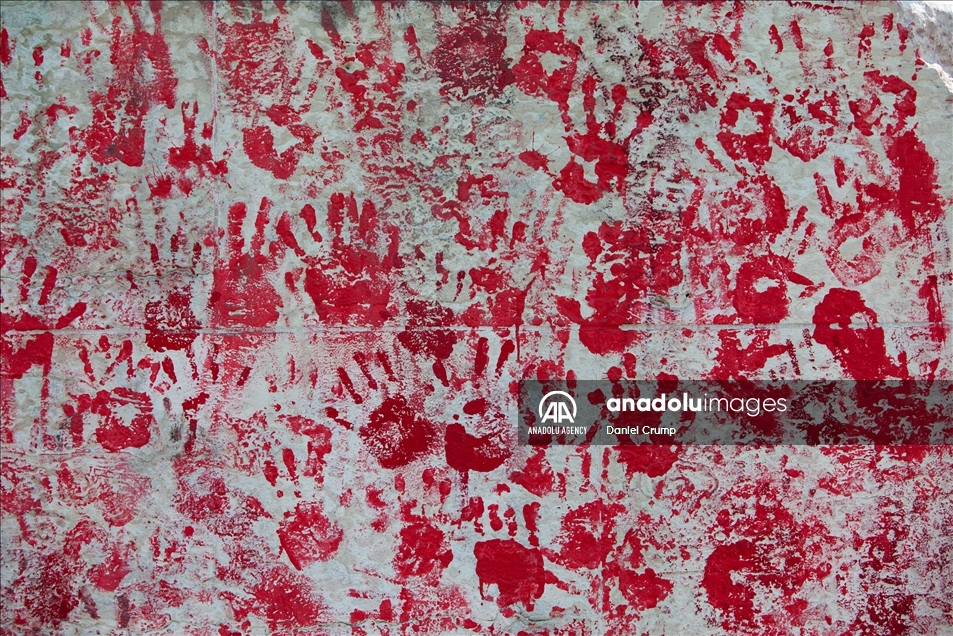 В Канаде снесли статуи Королевы Виктории и Елизаветы II