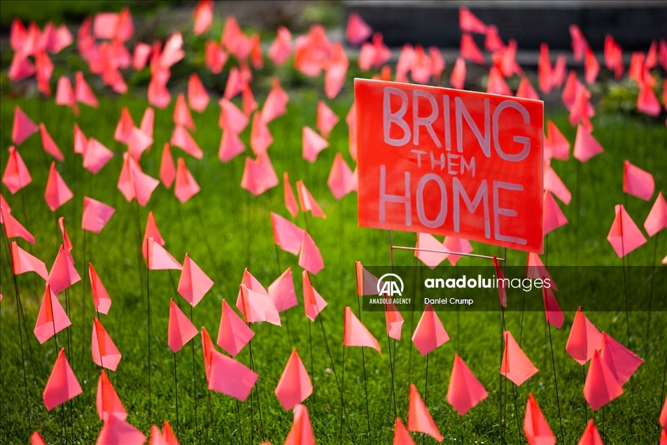 В Канаде снесли статуи Королевы Виктории и Елизаветы II