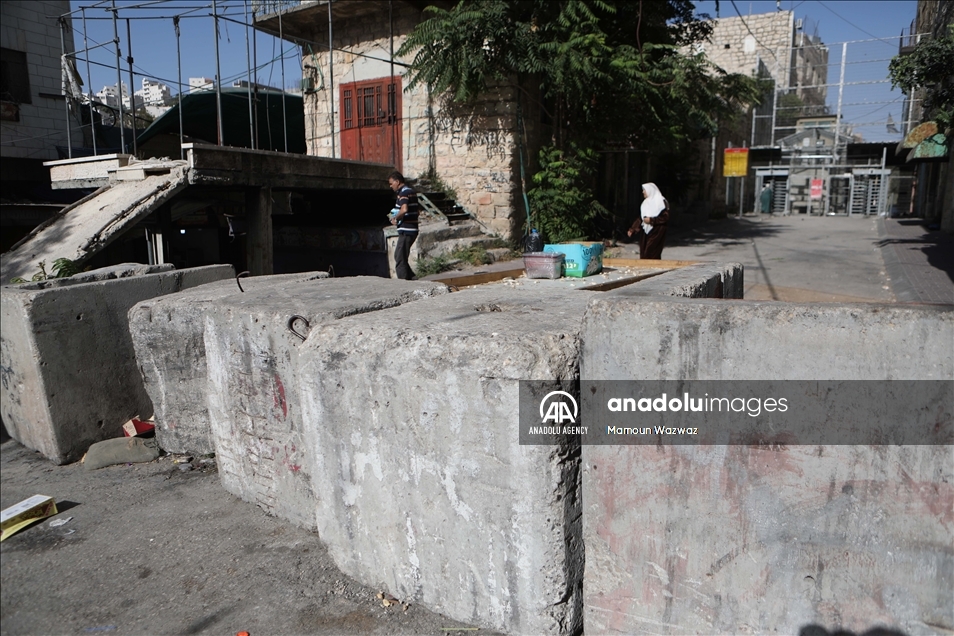 على خطى شارع الشهداء بالخليل.. إسرائيل "تخنق" أهالي الشيخ جراح