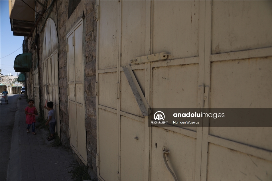 على خطى شارع الشهداء بالخليل.. إسرائيل "تخنق" أهالي الشيخ جراح