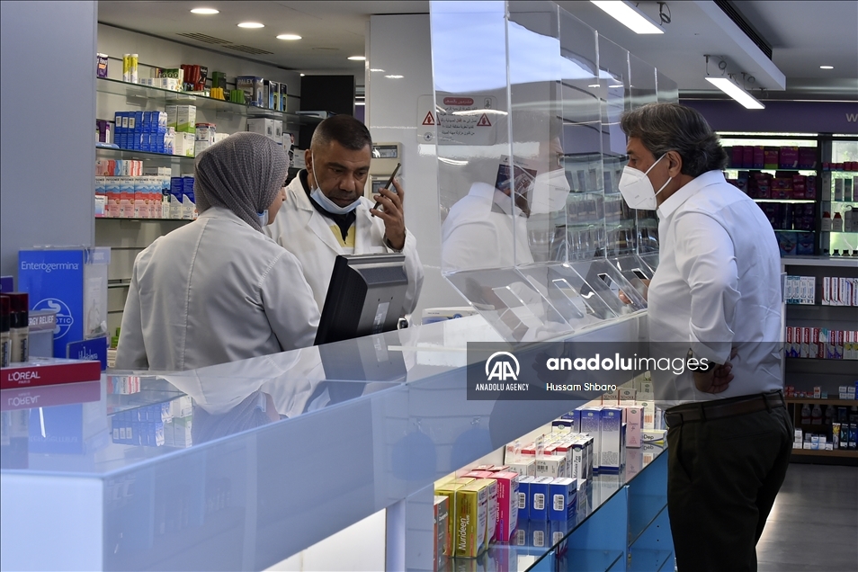 لبنانيون يبحثون عن أدوية: وصلنا مرحلة خطرة