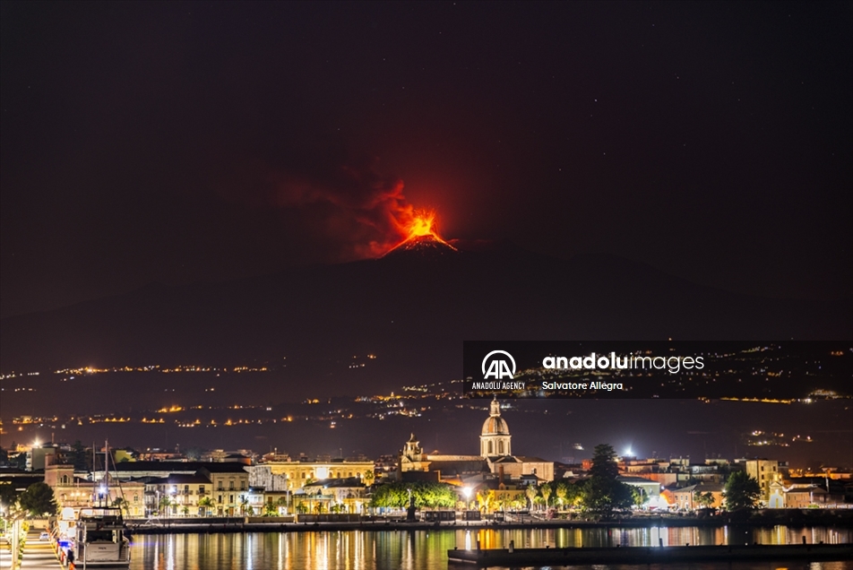 El volcán Etna entra nuevamente en erupción