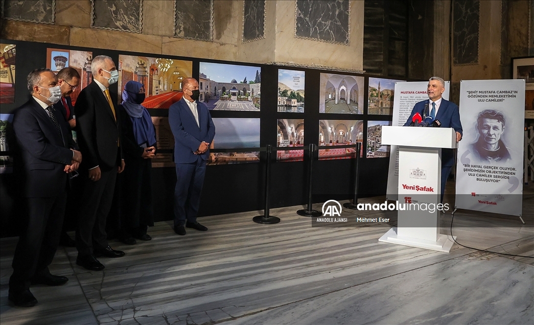 15 Temmuz şehidi Cambaz'ın Memleketimin Ulu Camileri Sergisi, Ayasofya-i Kebir Camii'nde açıldı