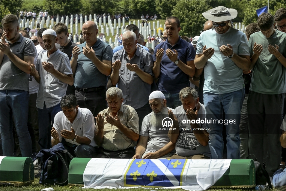 Potočari: Klanjana dženaza i obavljen ukop 19 žrtava srebreničkog genocida