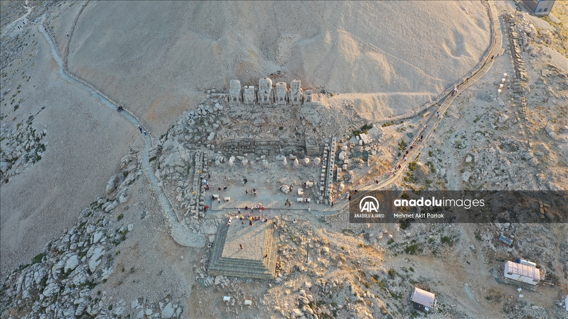 Dünya mirası Nemrut ziyaretçilerini ağırlamaya başladı
