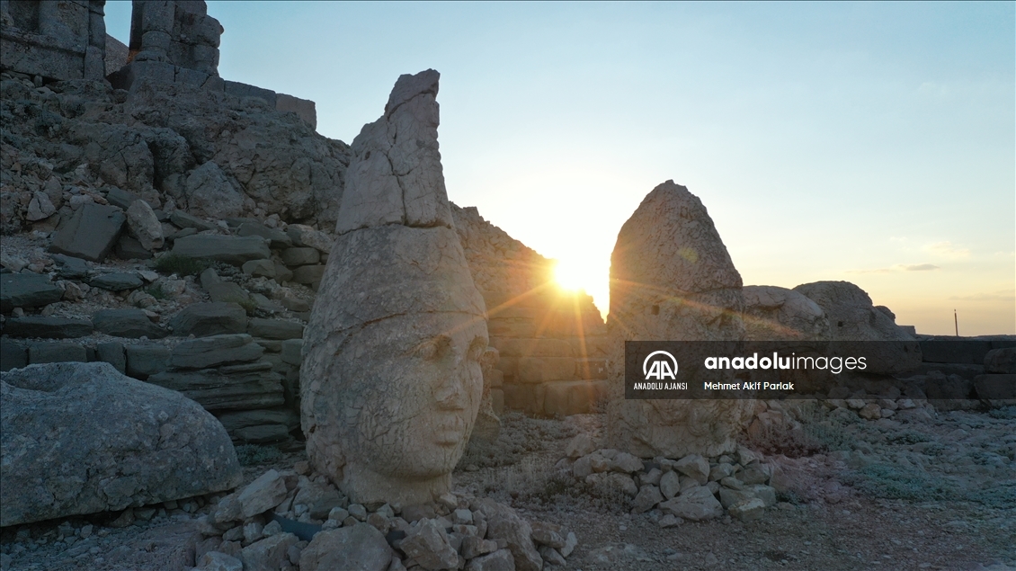 Dünya mirası Nemrut ziyaretçilerini ağırlamaya başladı