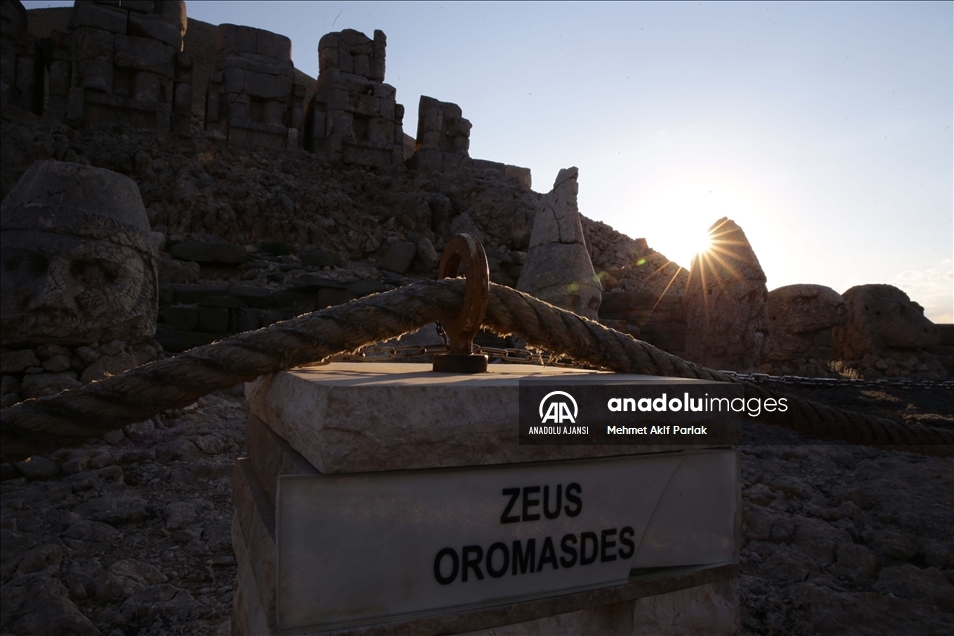 Dünya mirası Nemrut ziyaretçilerini ağırlamaya başladı