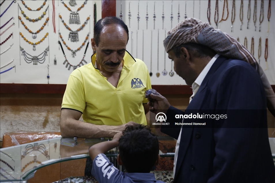 عقيق اليمن.. صناعة تواجه الحرب والمنافسة والتزييف