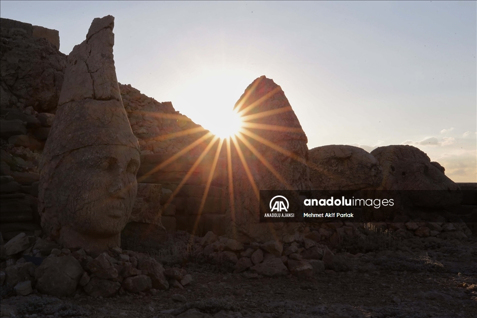 Dünya mirası Nemrut ziyaretçilerini ağırlamaya başladı