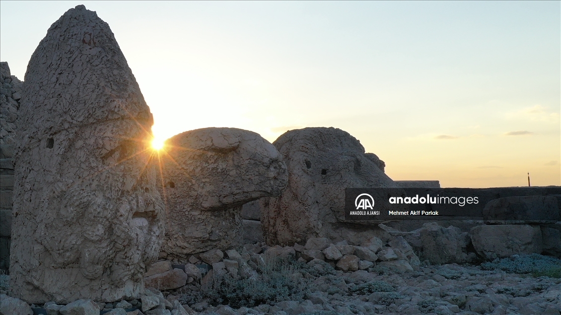 Dünya mirası Nemrut ziyaretçilerini ağırlamaya başladı