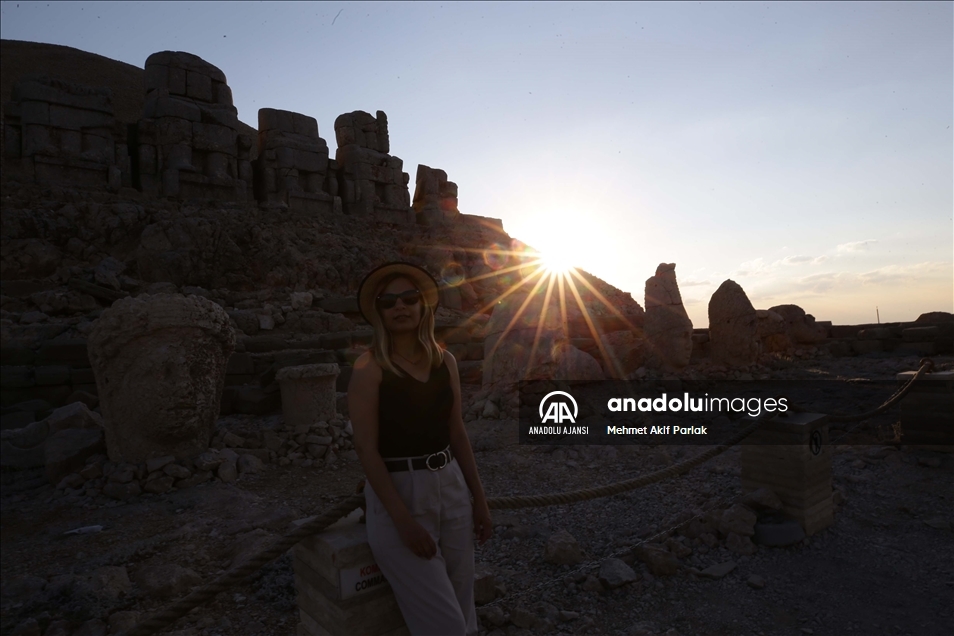Dünya mirası Nemrut ziyaretçilerini ağırlamaya başladı