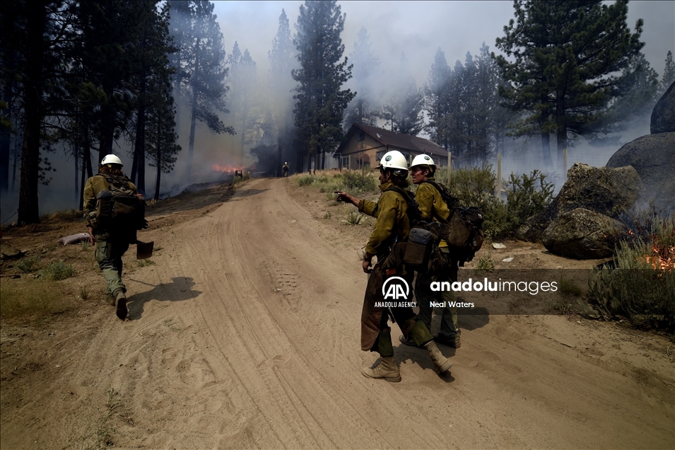 California wildfire continues