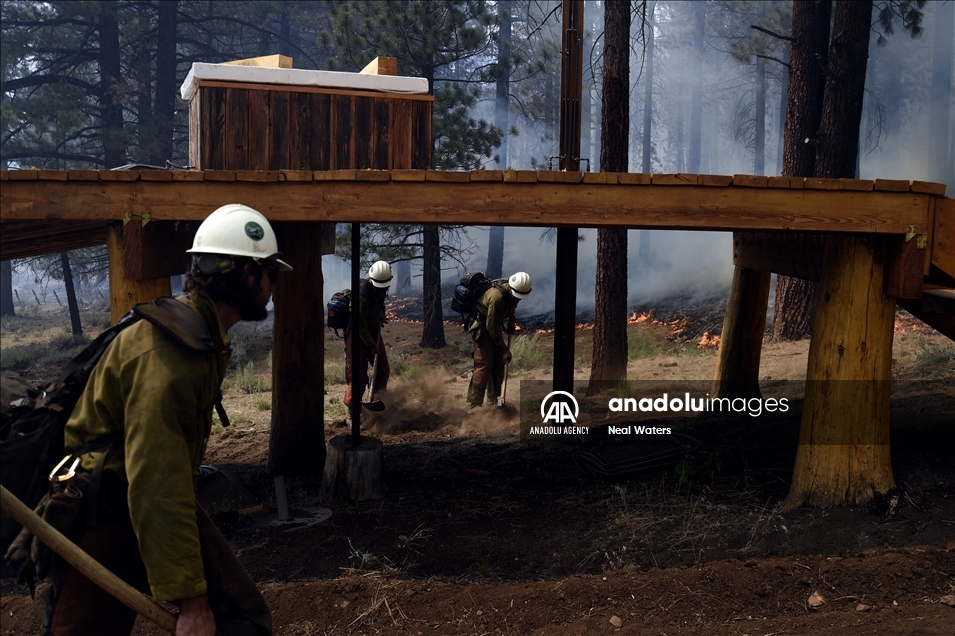 California wildfire continues
