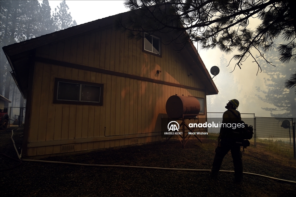 California wildfire continues