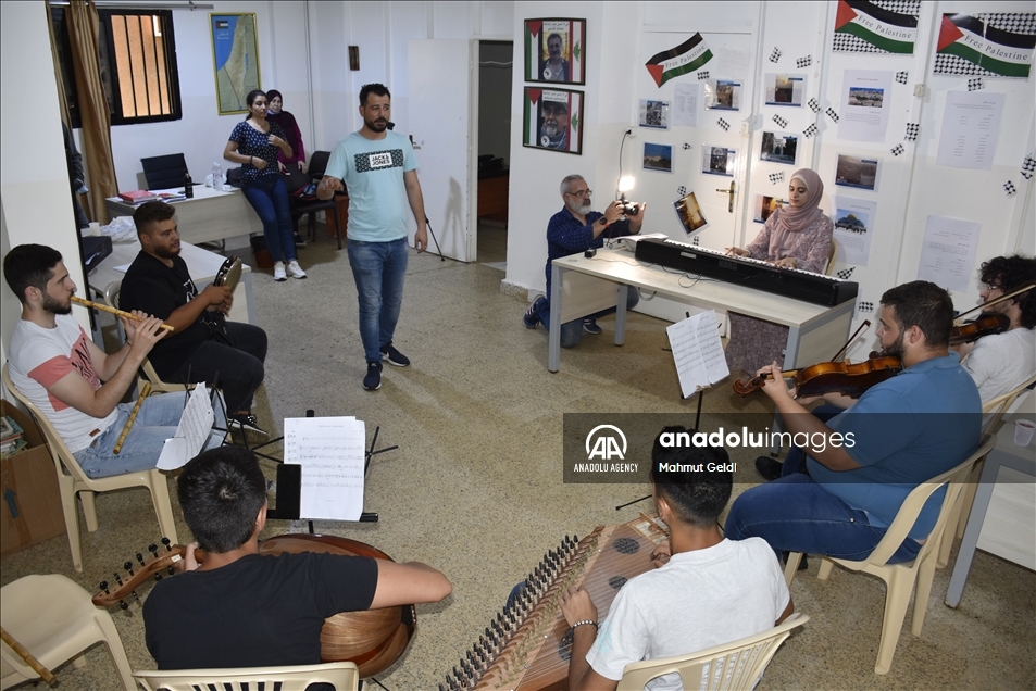 من فرنسا إلى لبنان.. "الكمنجاتي" الفلسطينية تقاوم بالموسيقى