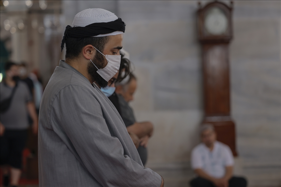 "الفاتح" أبرزها.. جوامع إسطنبول مقصد المسلمين في ذي الحجة