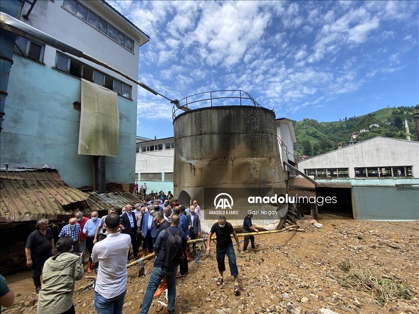 Bakanlar Soylu, Kurum ve Karaismailoğlu, Rize'de afet bölgesinde incelemelerde bulundu