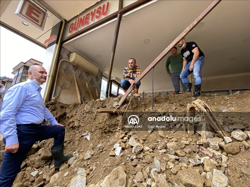 Bakanlar Soylu, Kurum ve Karaismailoğlu, Rize'de afet bölgesinde incelemelerde bulundu