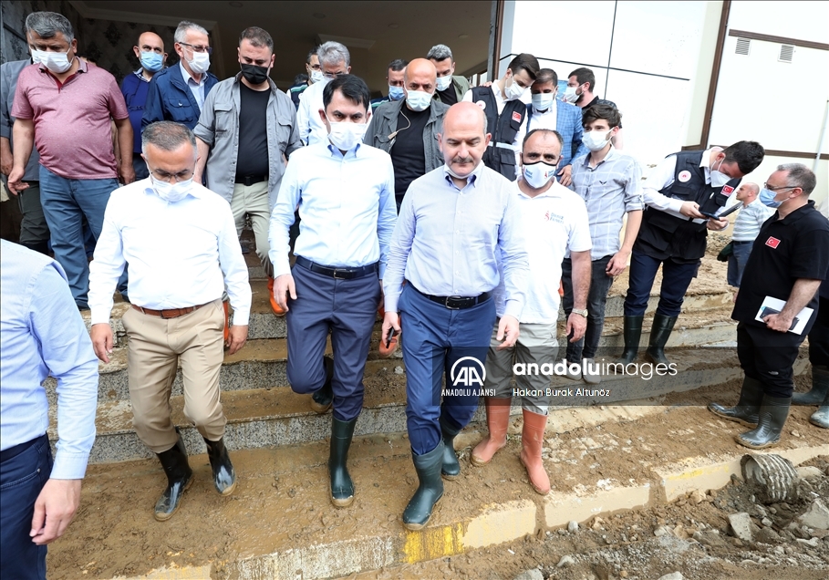 Bakanlar Soylu, Kurum ve Karaismailoğlu, Rize'de afet bölgesindeki incelemelerini sürdürdü